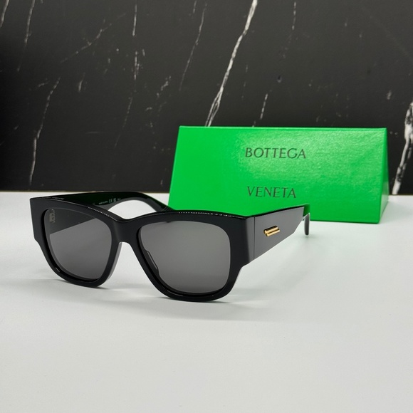 Bottega Veneta Accessories - NEW BV1026S 001 BOTTEGA VENETA BLACK UNISEX BOTTEGA VENETA SUNGLASSES